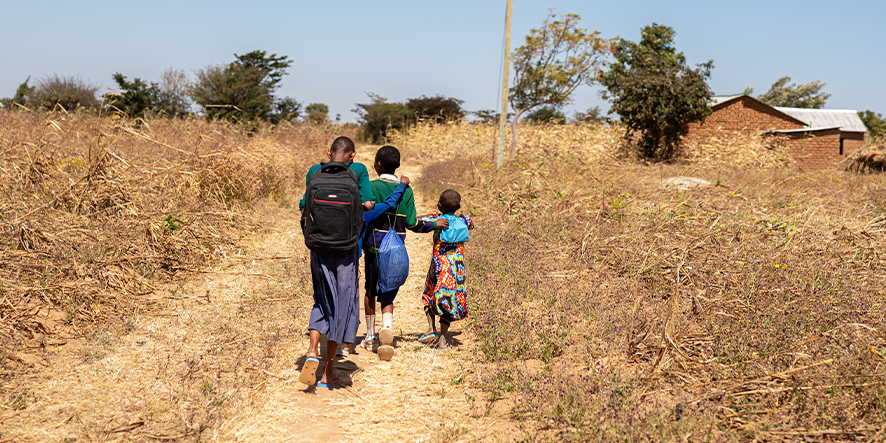 Heureux retour d'enfants africains à la maison