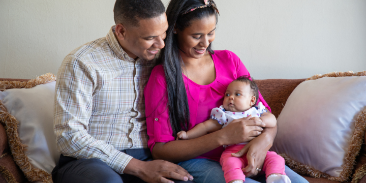  Image de Yannely et de sa famille.