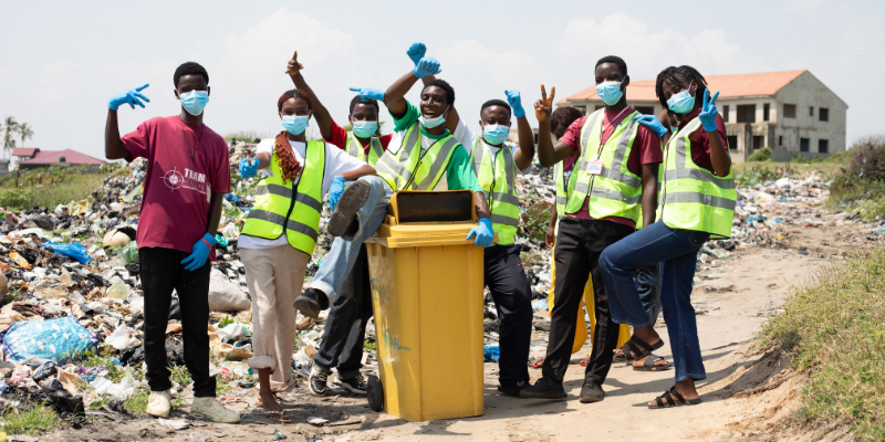 Image de neuf jeunes du Ghana. 